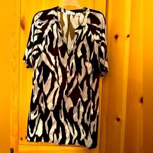 Liz Claiborne Women’s Shirt